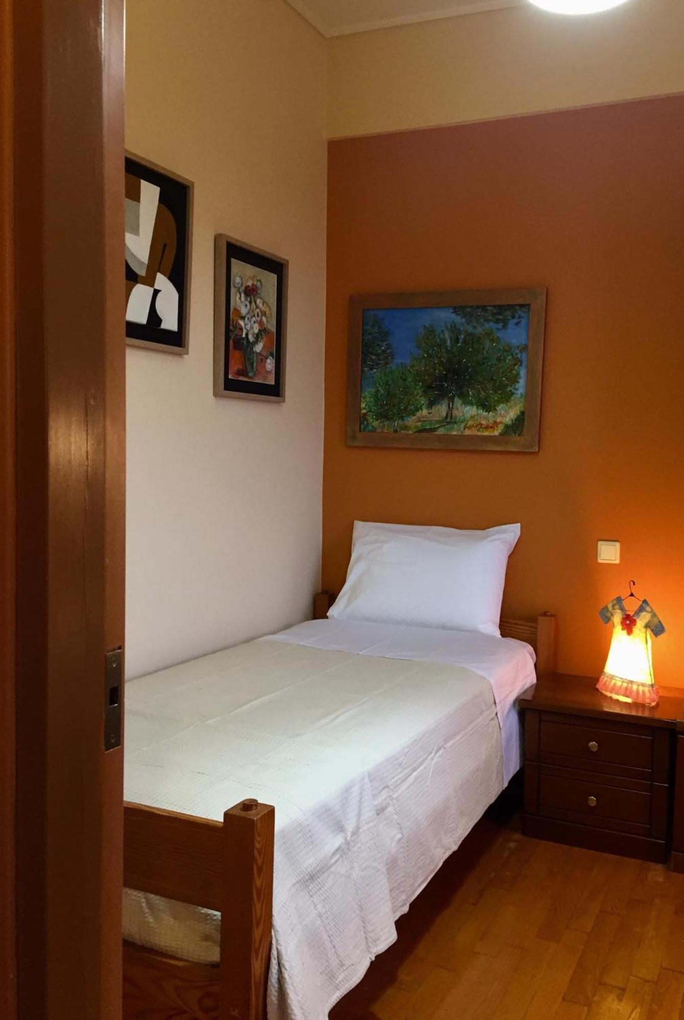 Small Apartment Near Athens Airport Pikérmion Εξωτερικό φωτογραφία